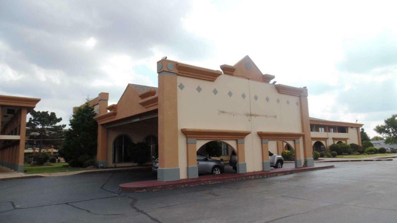 Red Roof Inn & Suites Oklahoma City Southwest ภายนอก รูปภาพ